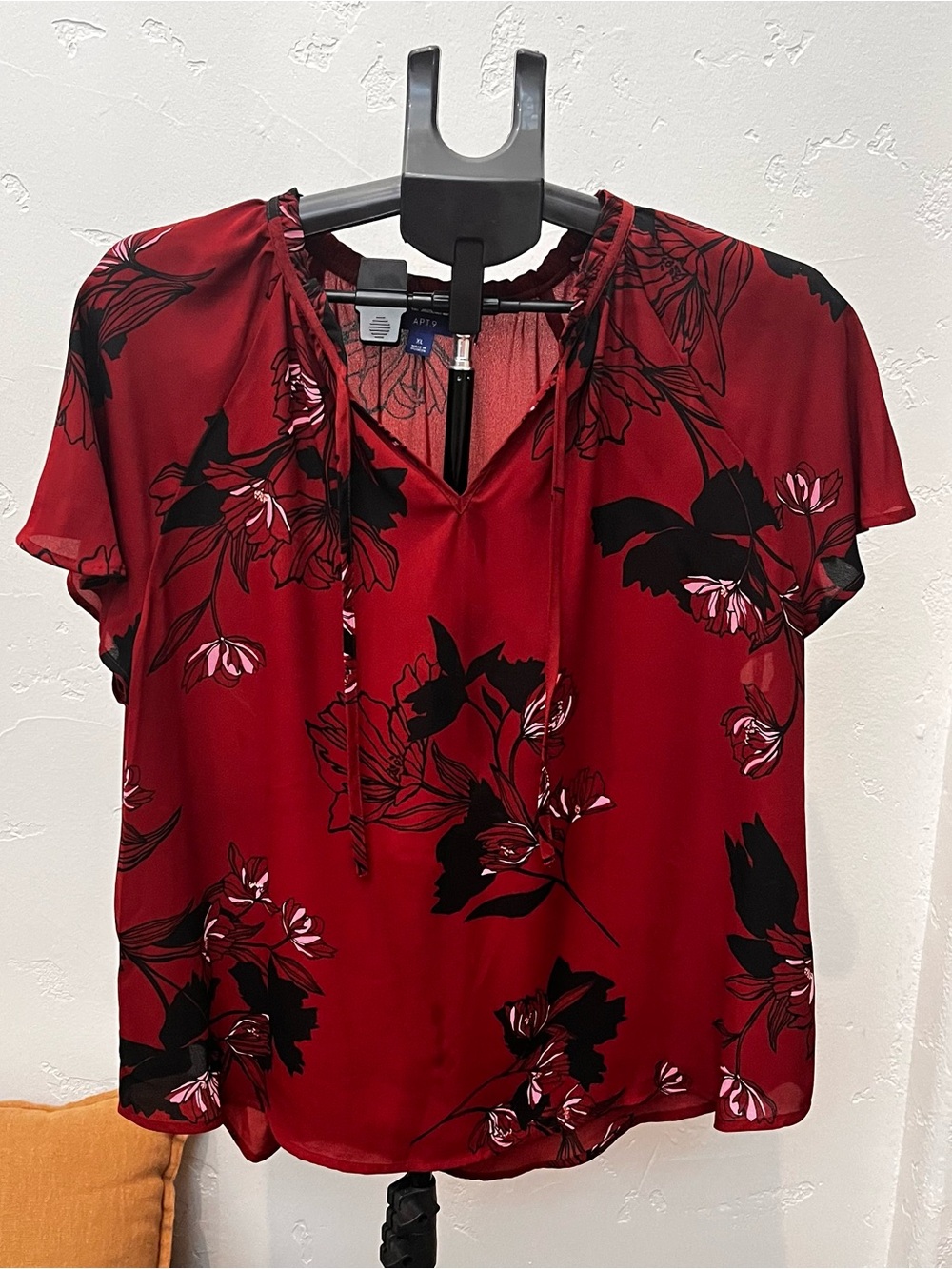 APT. 9 Maroon Floral Tie-Neck Short Sleeve Blouse